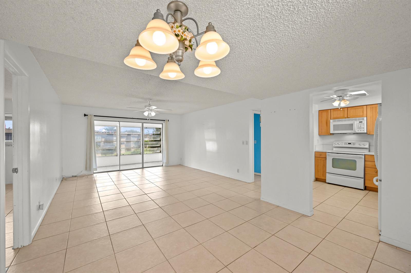 715 Lori Drive # 307, Palm Springs FL 33461 photo 3