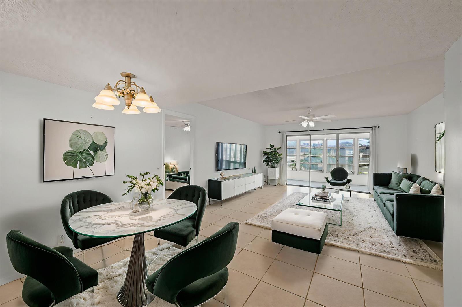 715 Lori Drive # 307, Palm Springs FL 33461
