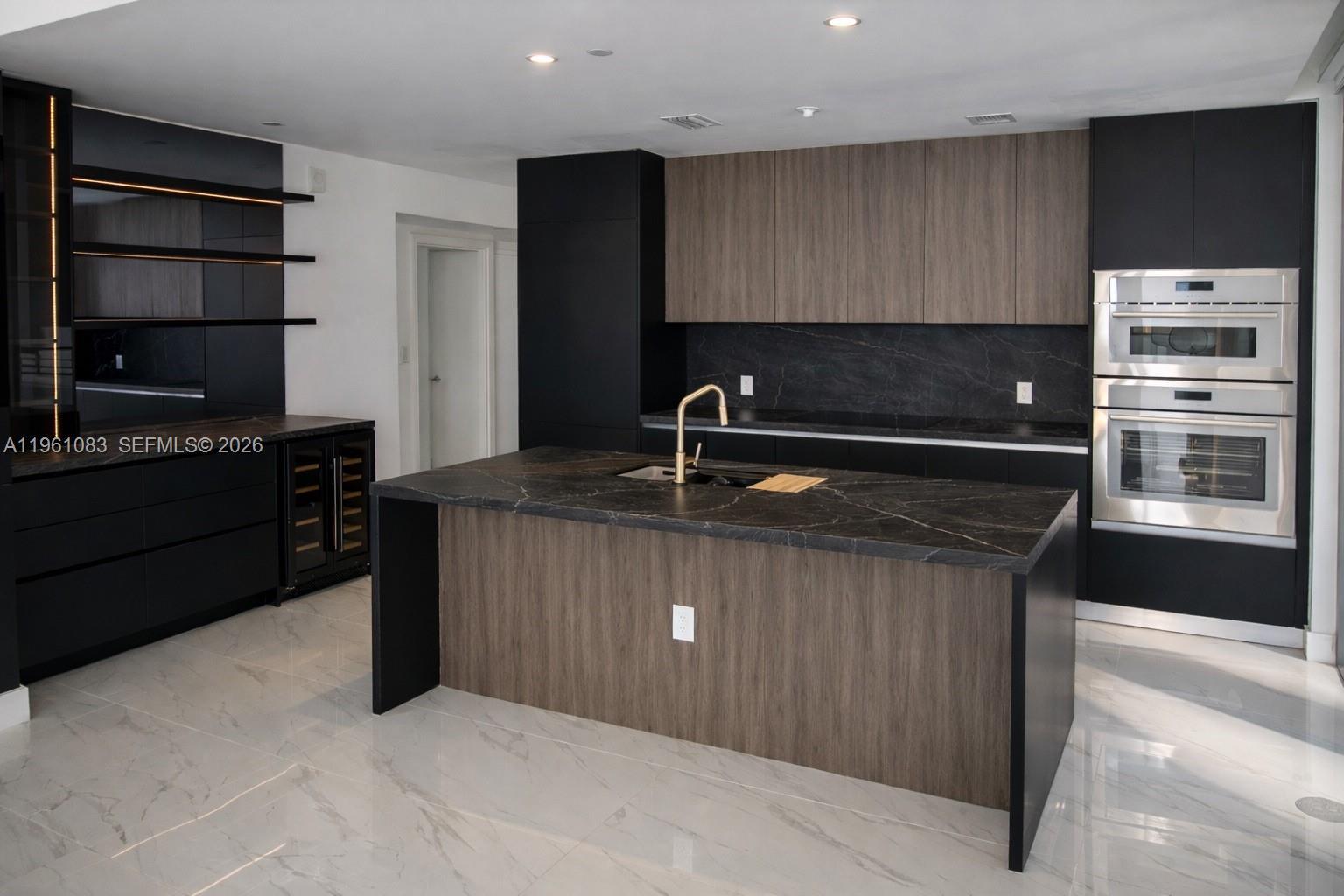 700 NE 24th St # 4301, Miami FL 33137 photo 2