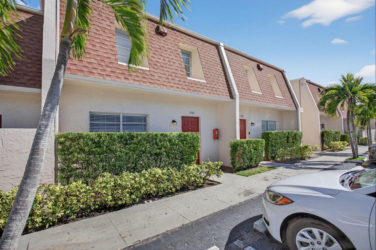3324 Quail Close # 7, Pompano Beach FL 33064 photo 2