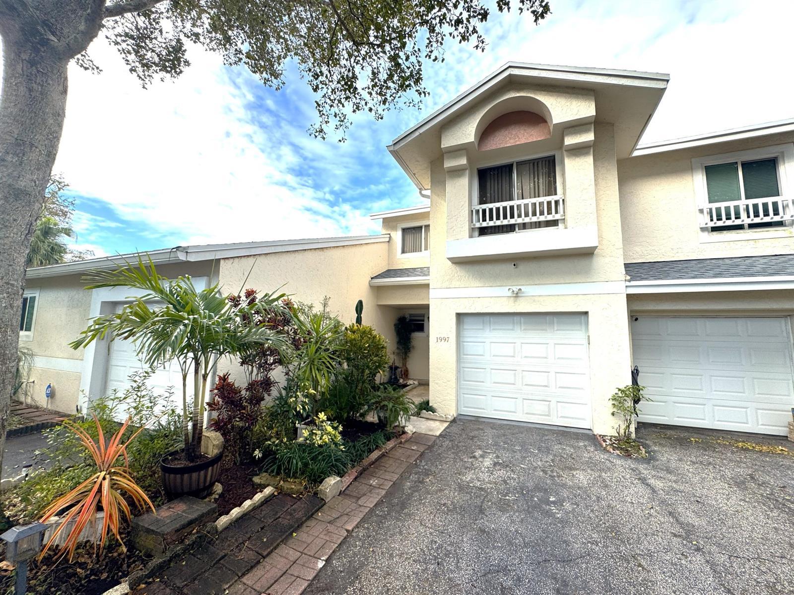 1997 Discovery Circle # 1997, Deerfield Beach FL 33442 photo 2