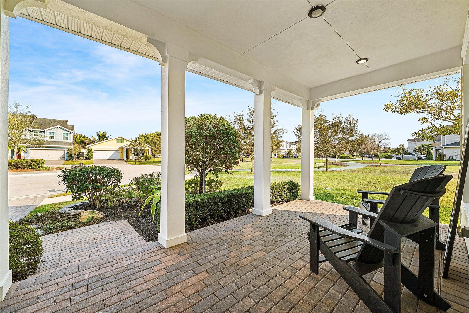 909 Deer Haven Drive, Loxahatchee FL 33470 photo 2