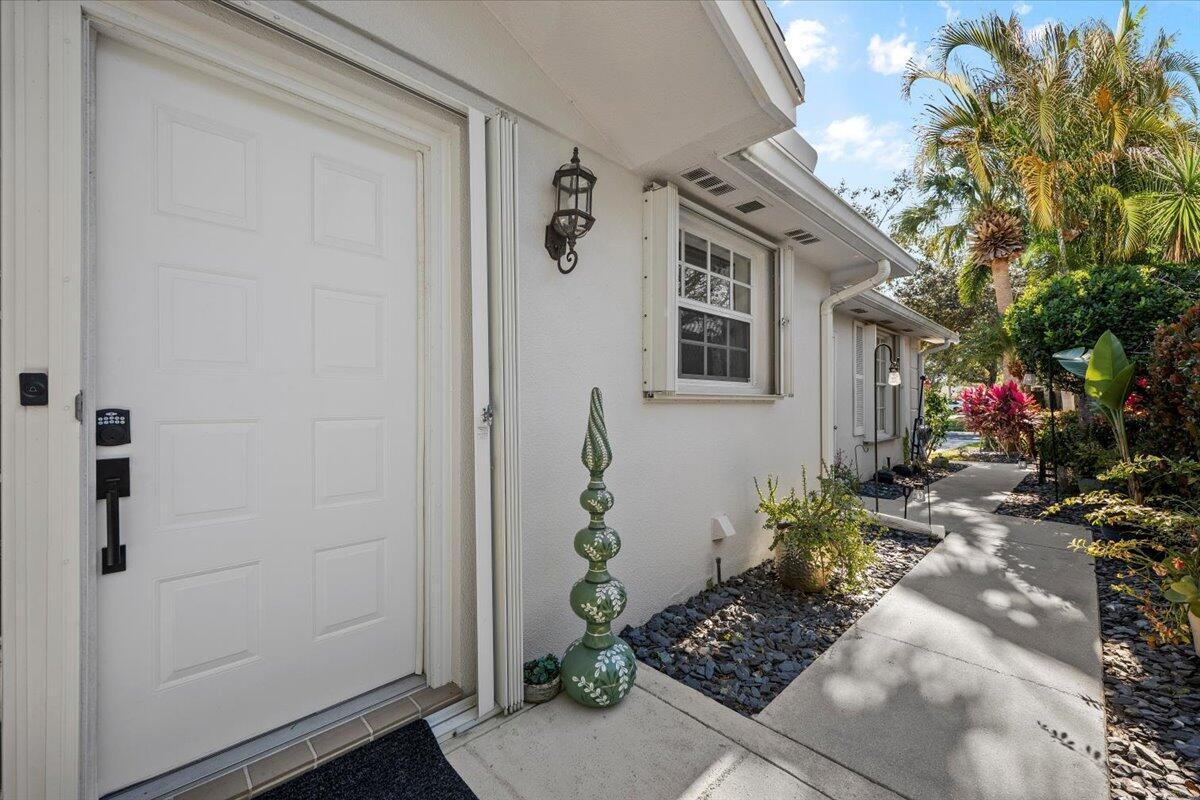 205 Brier Circle, Jupiter FL 33458 photo 4