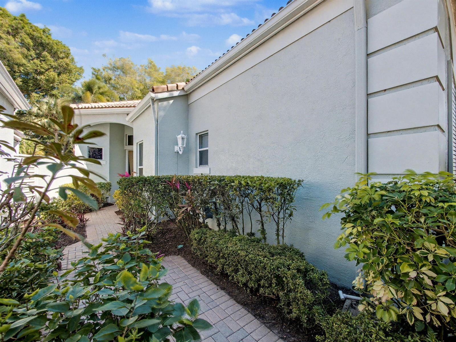 207 Sunset Bay Court, Palm Beach Gardens FL 33418 photo 3