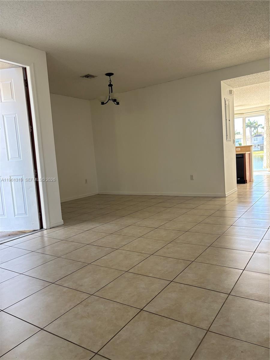 1044 NE 42nd Ter, Homestead FL 33033 photo 3