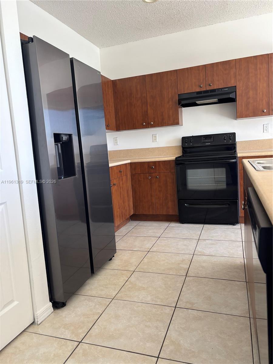 1044 NE 42nd Ter, Homestead FL 33033 photo 4