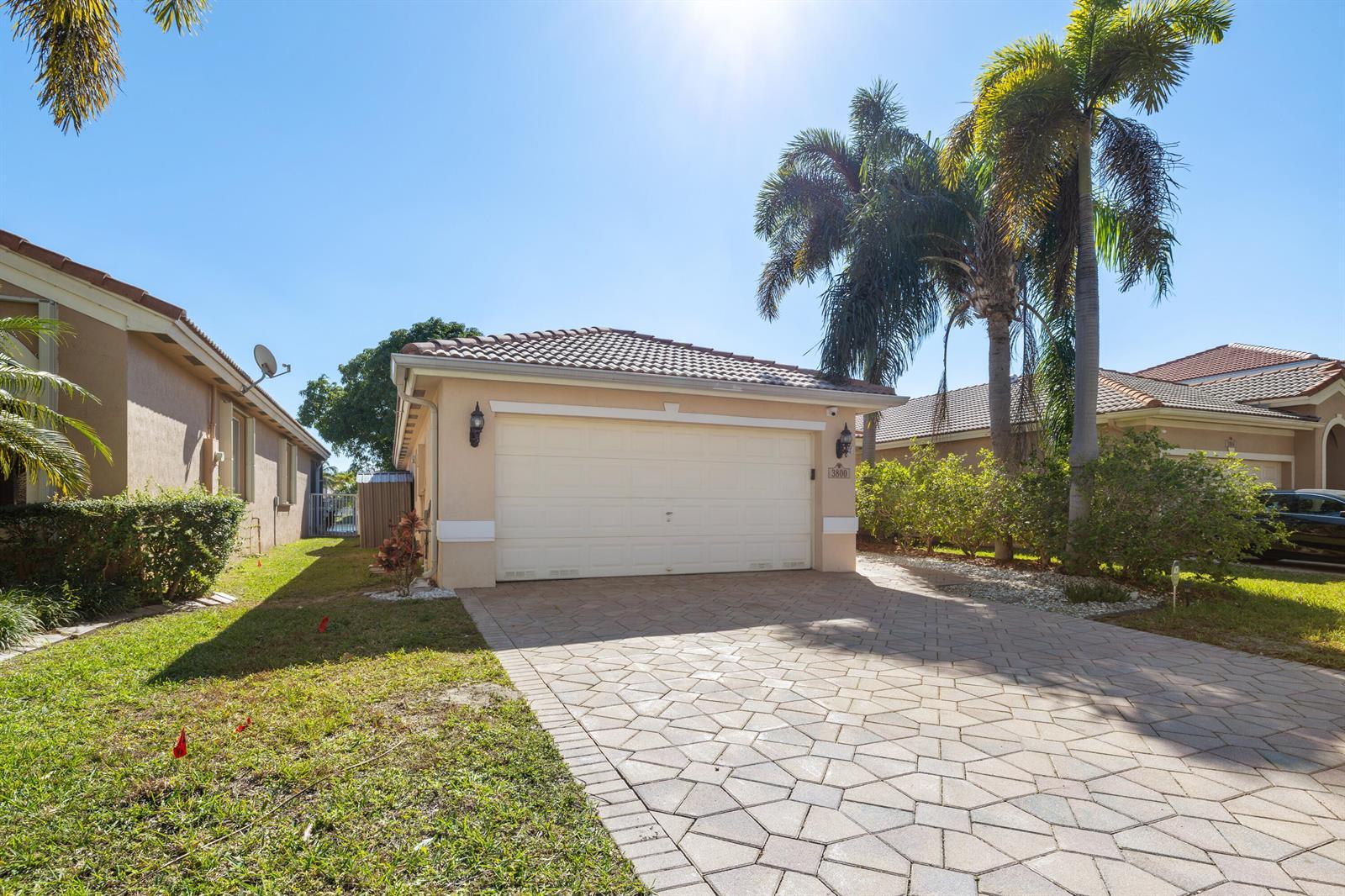 3800 Woodfield Drive, Coconut Creek FL 33073 photo 3
