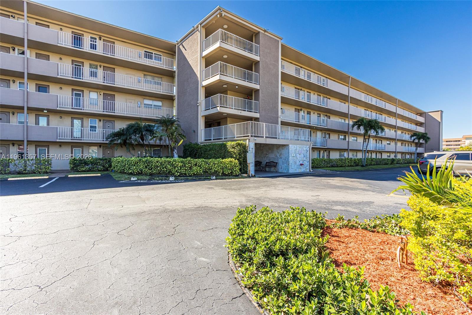 5100 Washington St # 312, Hollywood FL 33021