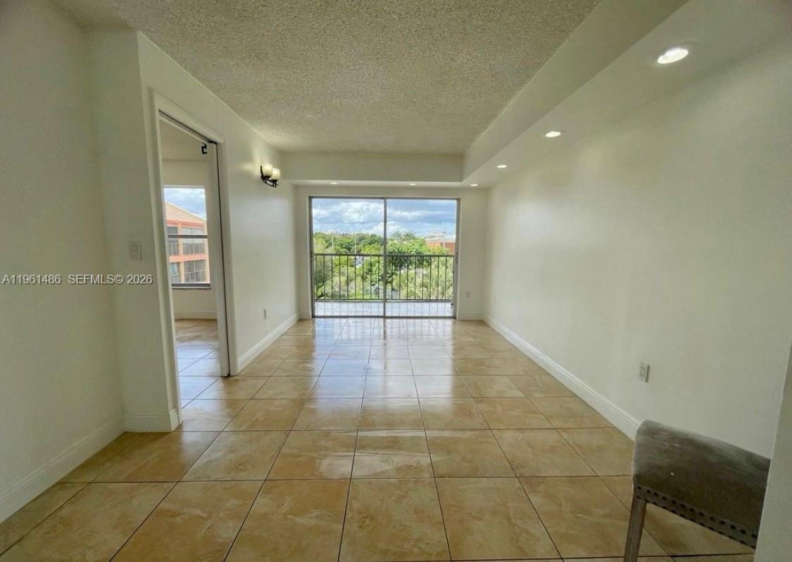 9405 W Flagler St # D403, Miami FL 33174 photo 2