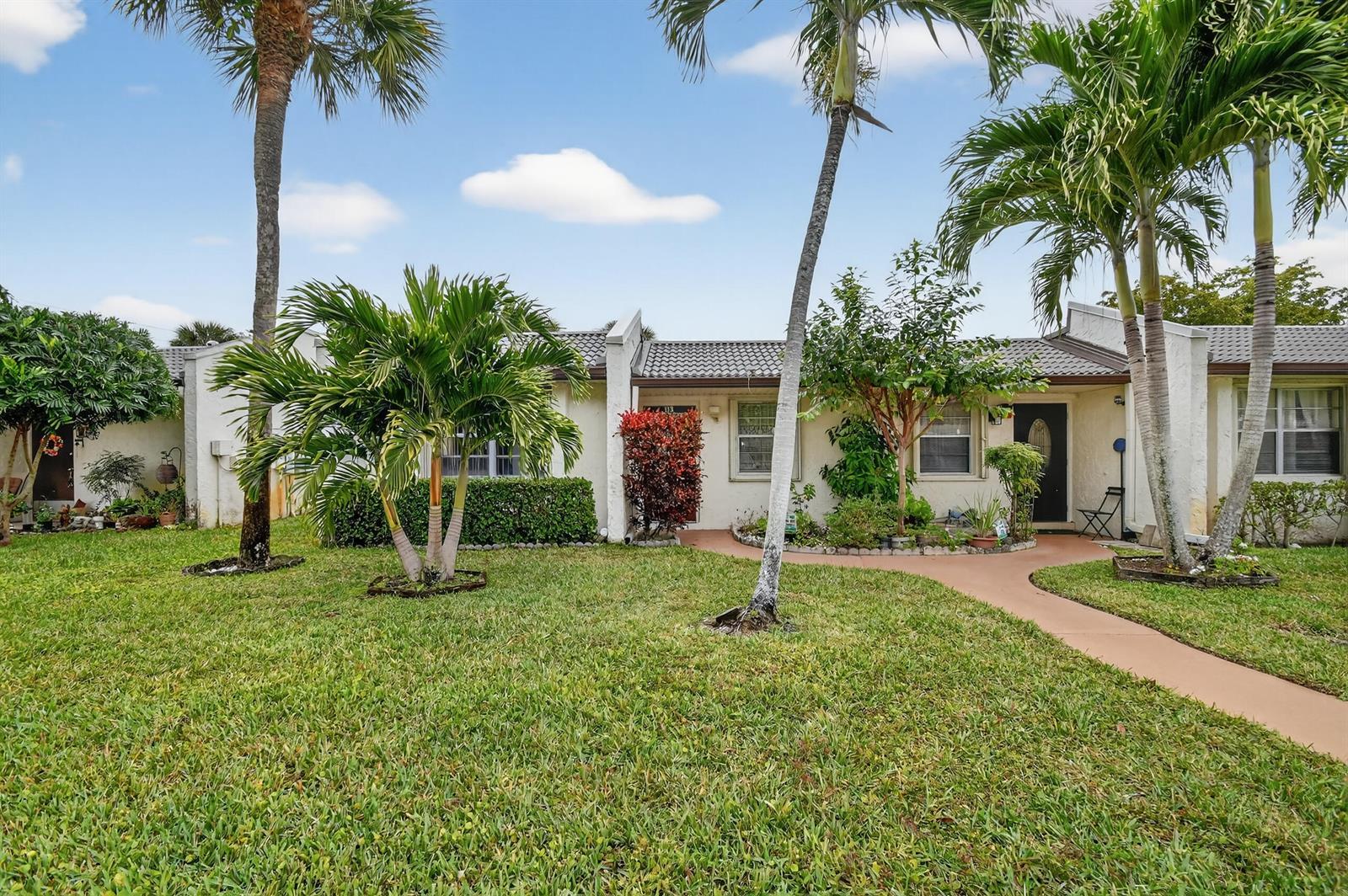 113 Lake Olive Drive # 113, West Palm Beach FL 33411