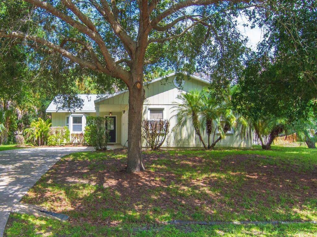 722 Wentworth Street, Sebastian FL 32958 photo 2