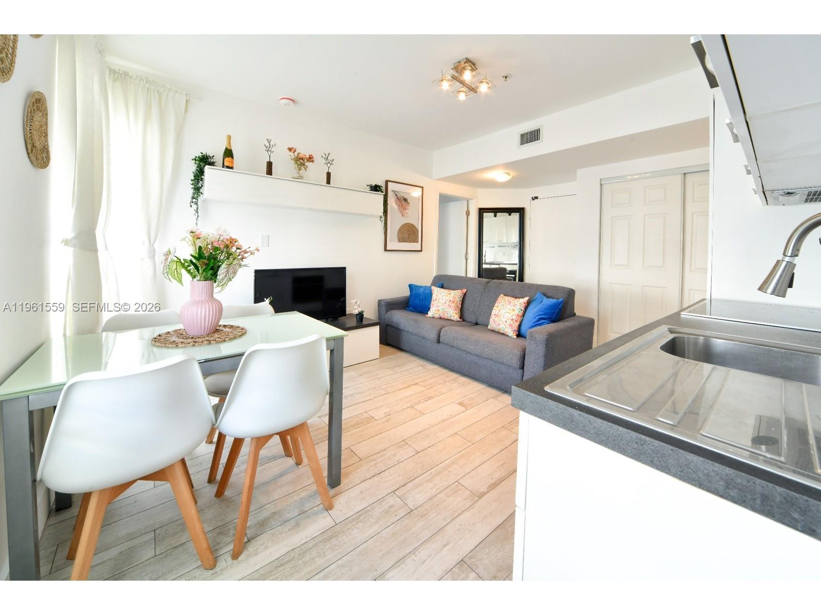 811 Jefferson Ave # 204, Miami Beach FL 33139 photo 4