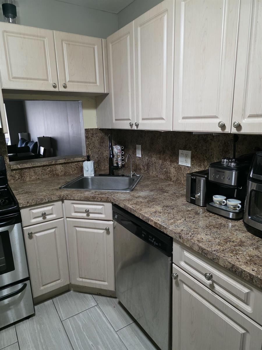 3130 Holiday Springs Boulevard # 307, Margate FL 33063 photo 3