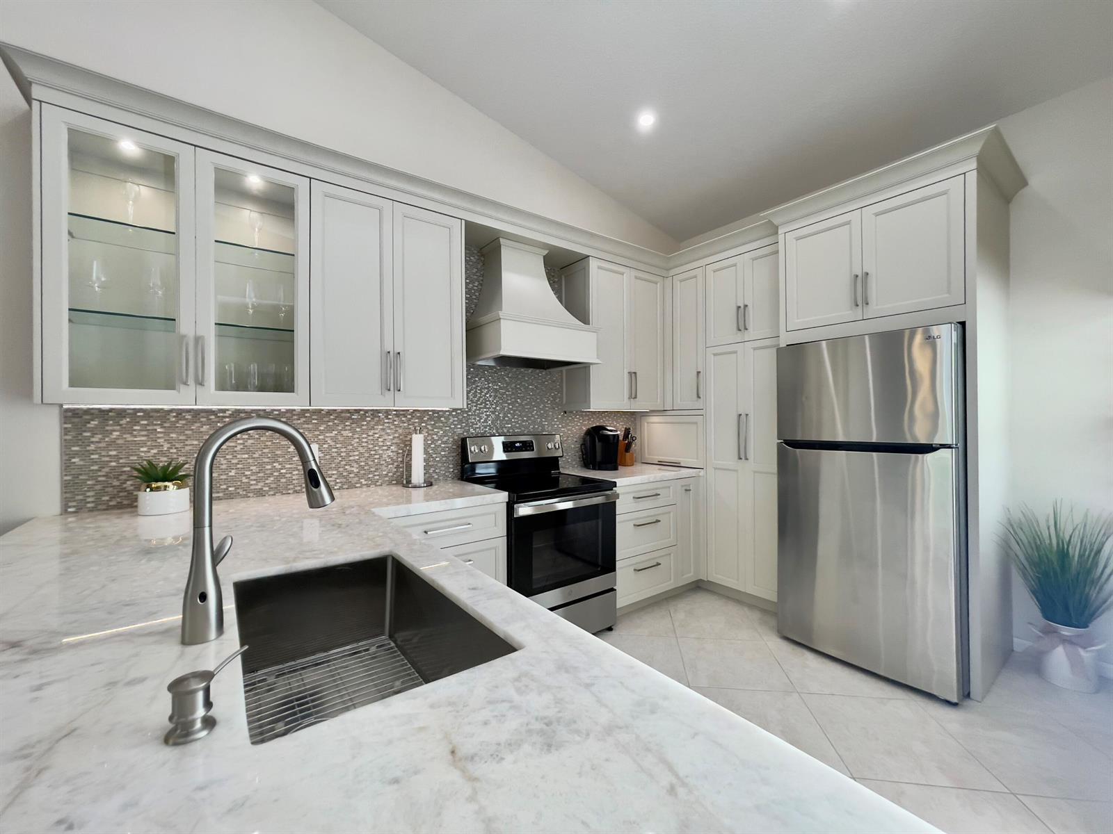 202 Cypress Point Drive # 202, Palm Beach Gardens FL 33418 photo 5