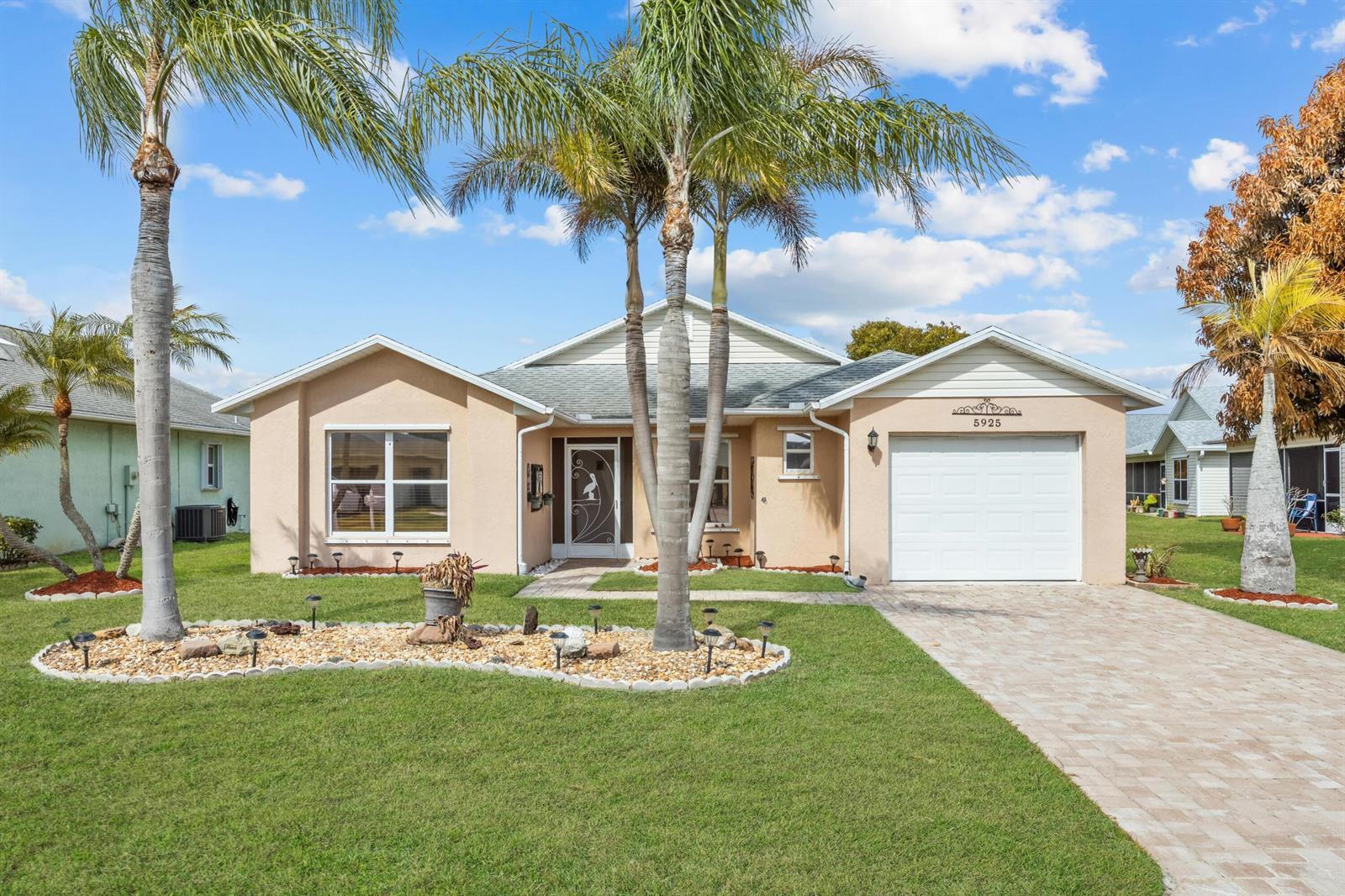 5925 Foxtail Way, Fort Pierce FL 34982 photo 2