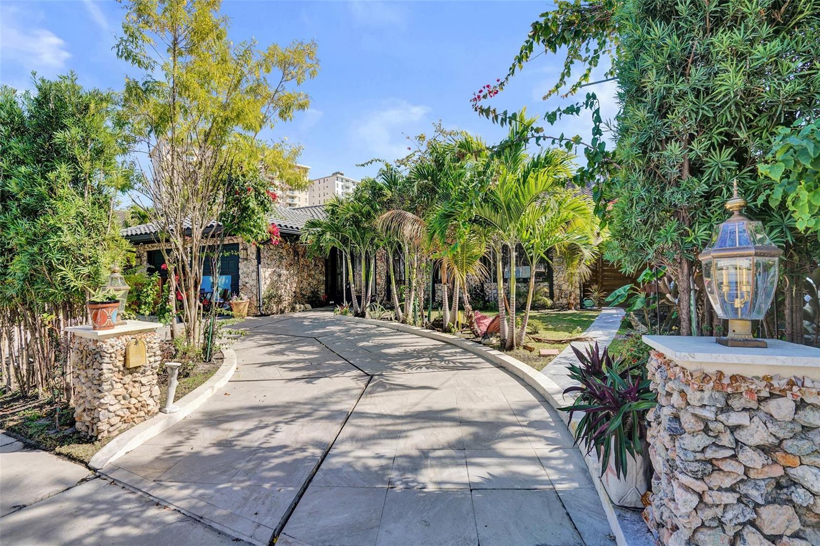 313 Layne Boulevard, Hallandale Beach FL 33009 photo 2