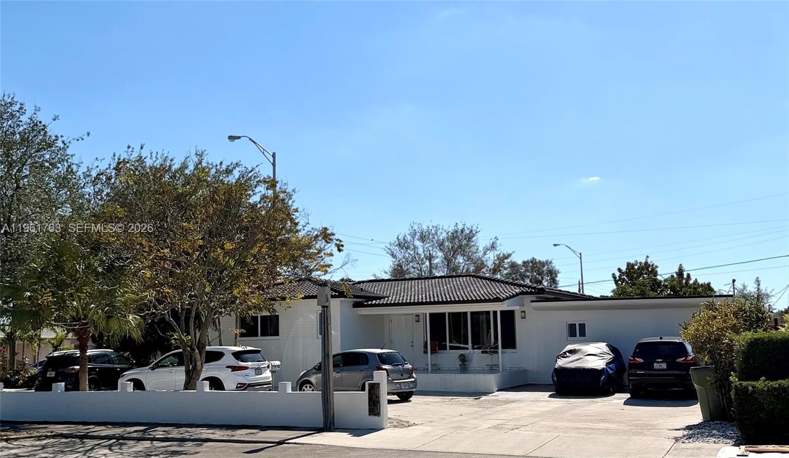 598 E 41st St, Hialeah FL 33013 photo 2