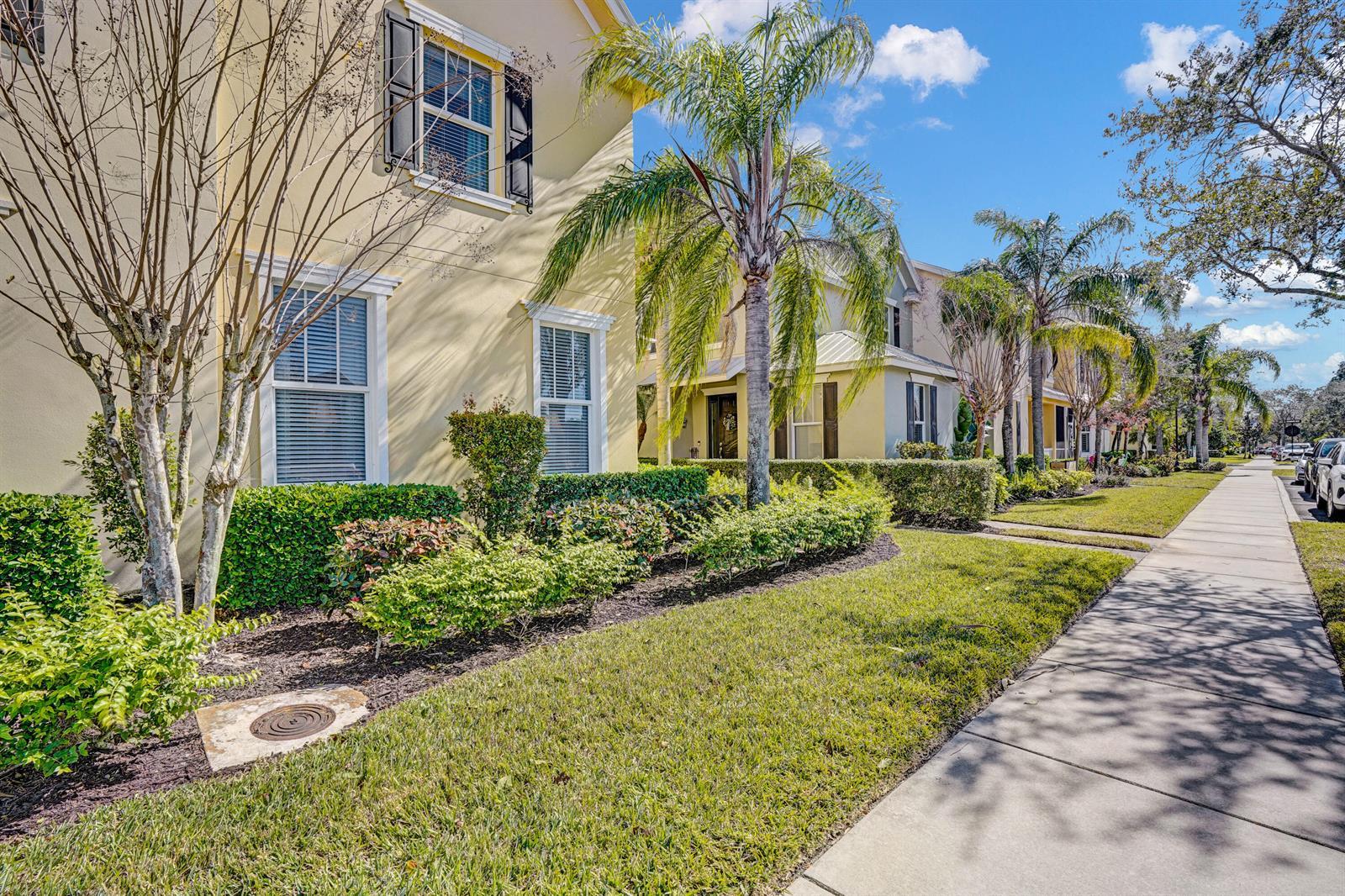 10484 SW Westlawn Boulevard, Port St. Lucie FL 34987 photo 2