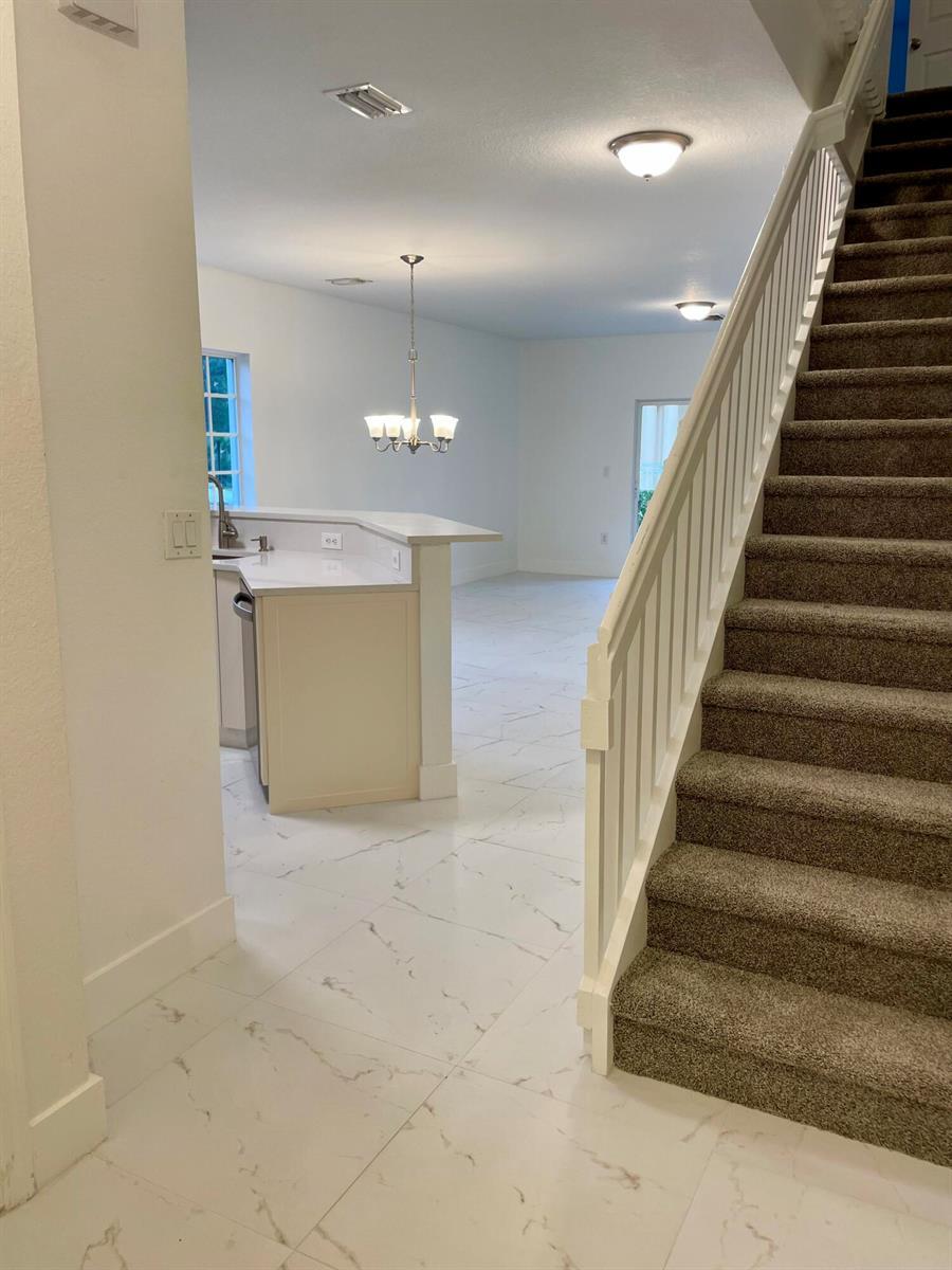 4987 SE Mariner Garden Circle, Stuart FL 34997 photo 3