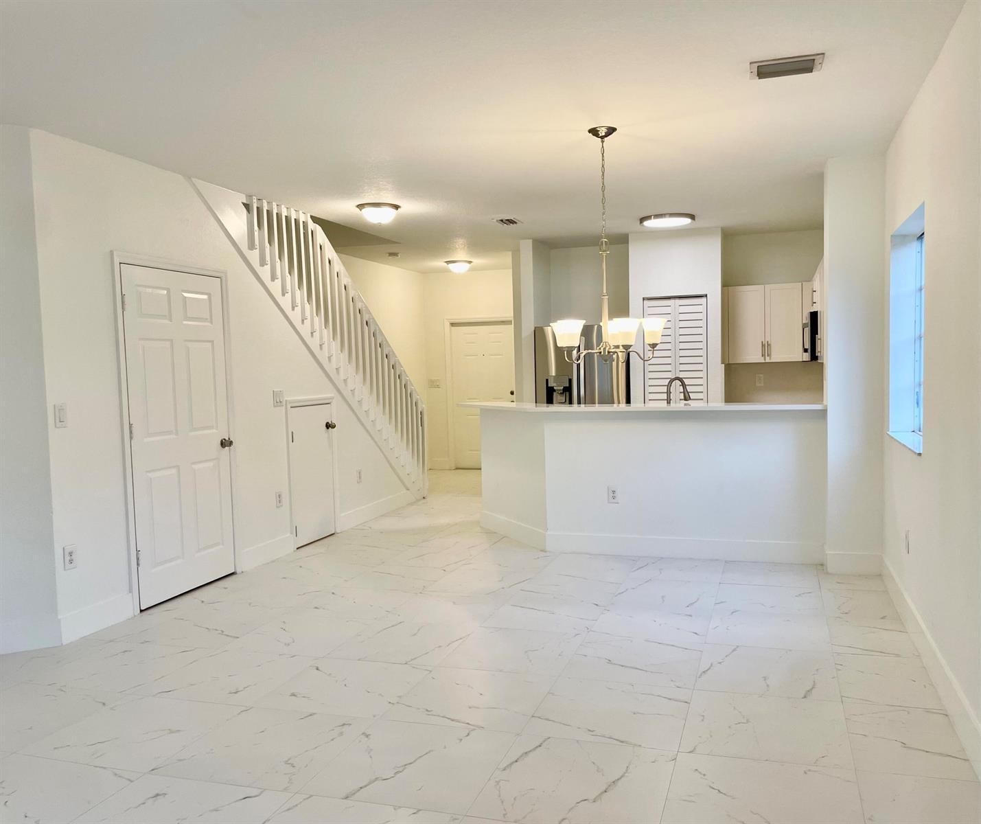 4987 SE Mariner Garden Circle, Stuart FL 34997 photo 4