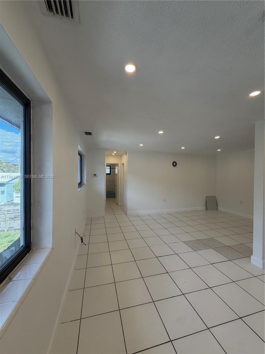 17150 NE 23rd Ave # 10, North Miami Beach FL 33160 photo 3
