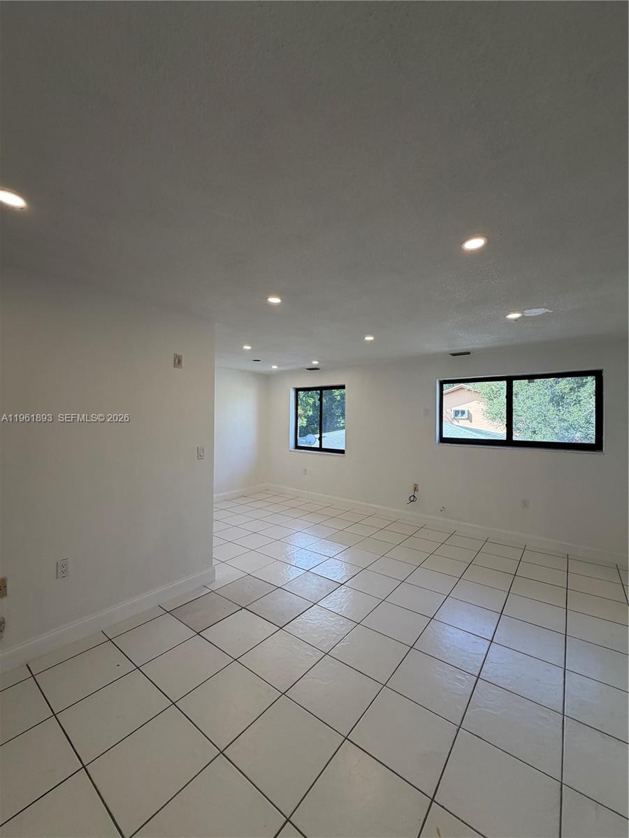 17150 NE 23rd Ave # 10, North Miami Beach FL 33160 photo 4