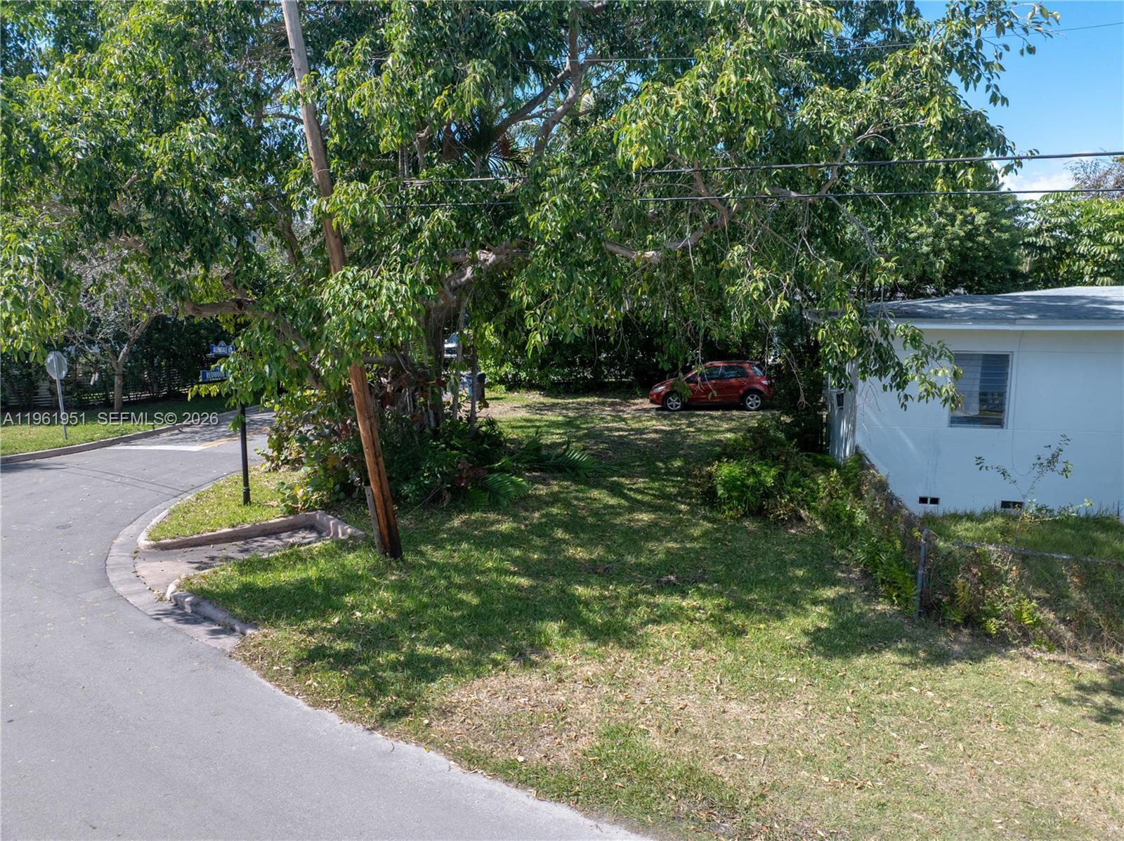 301 Redwood Ln, Key Biscayne FL 33149 photo 5