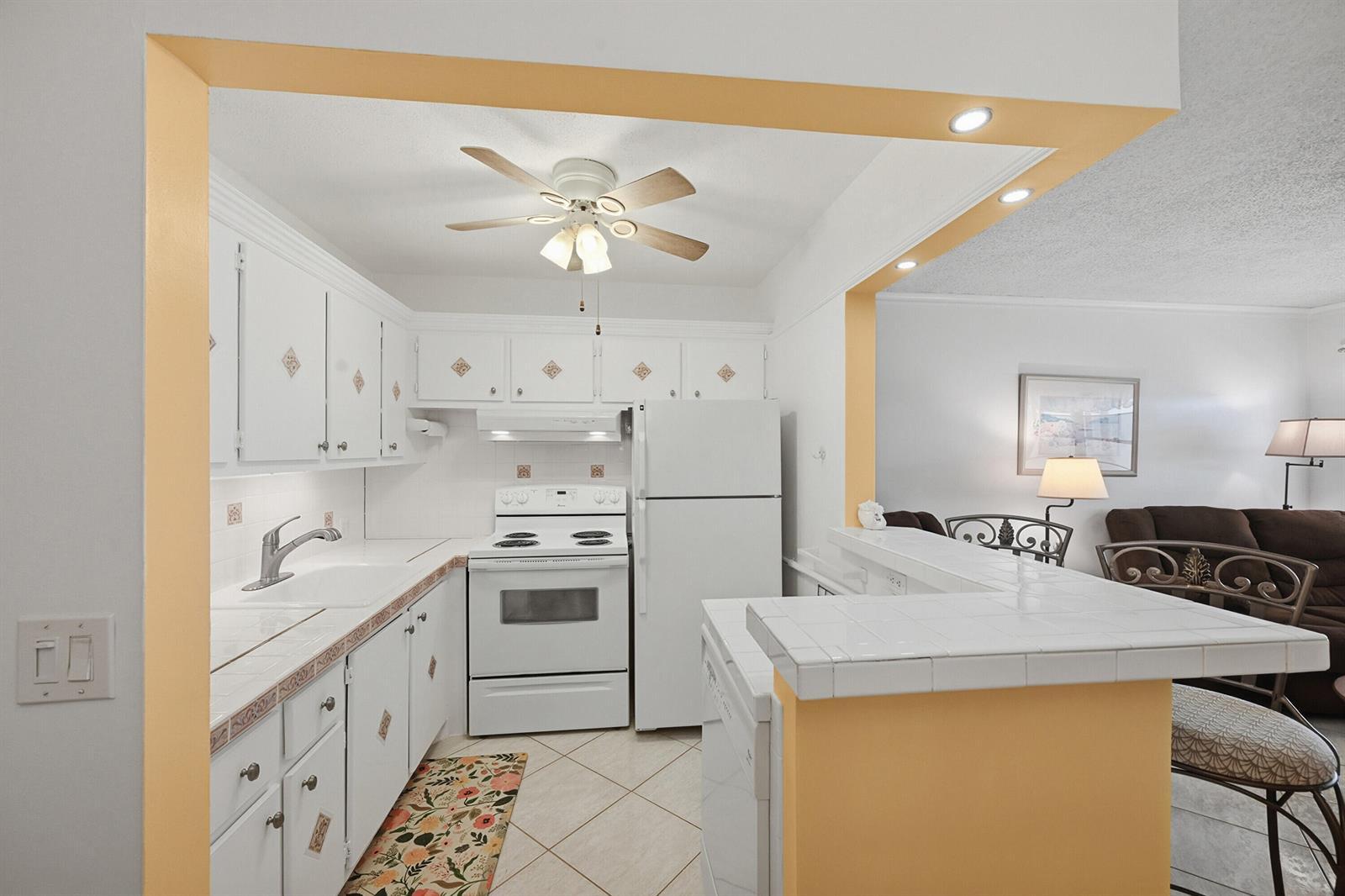 47 Berkshire B Crescent # B, West Palm Beach FL 33417 photo 4