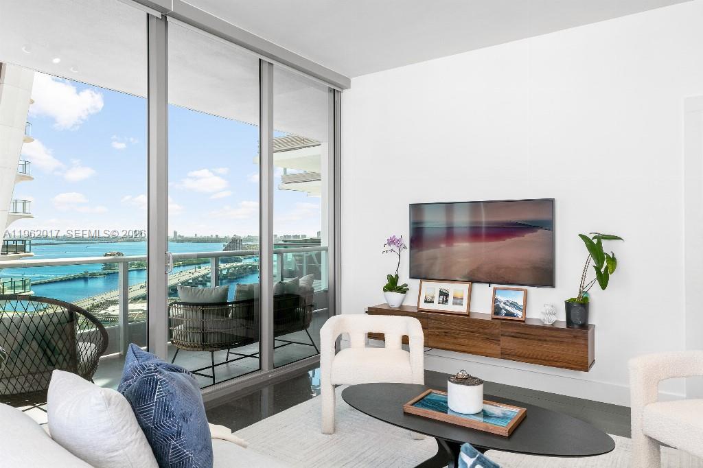 900 Biscayne Blvd # 3212, Miami FL 33132 photo 4