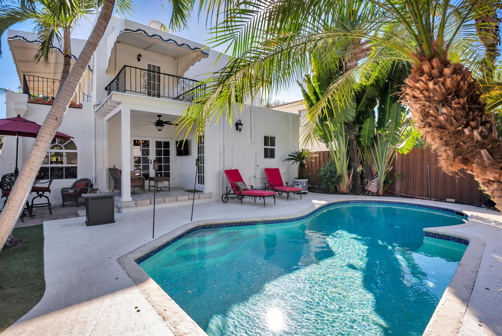 137 Edgewood Drive, West Palm Beach FL 33405 photo 2