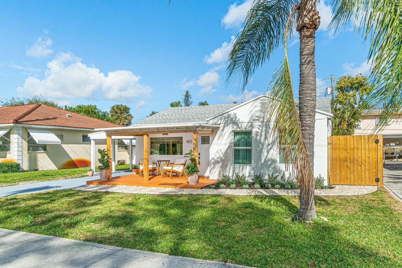 423 W Ocean Avenue, Lantana FL 33462 photo 3