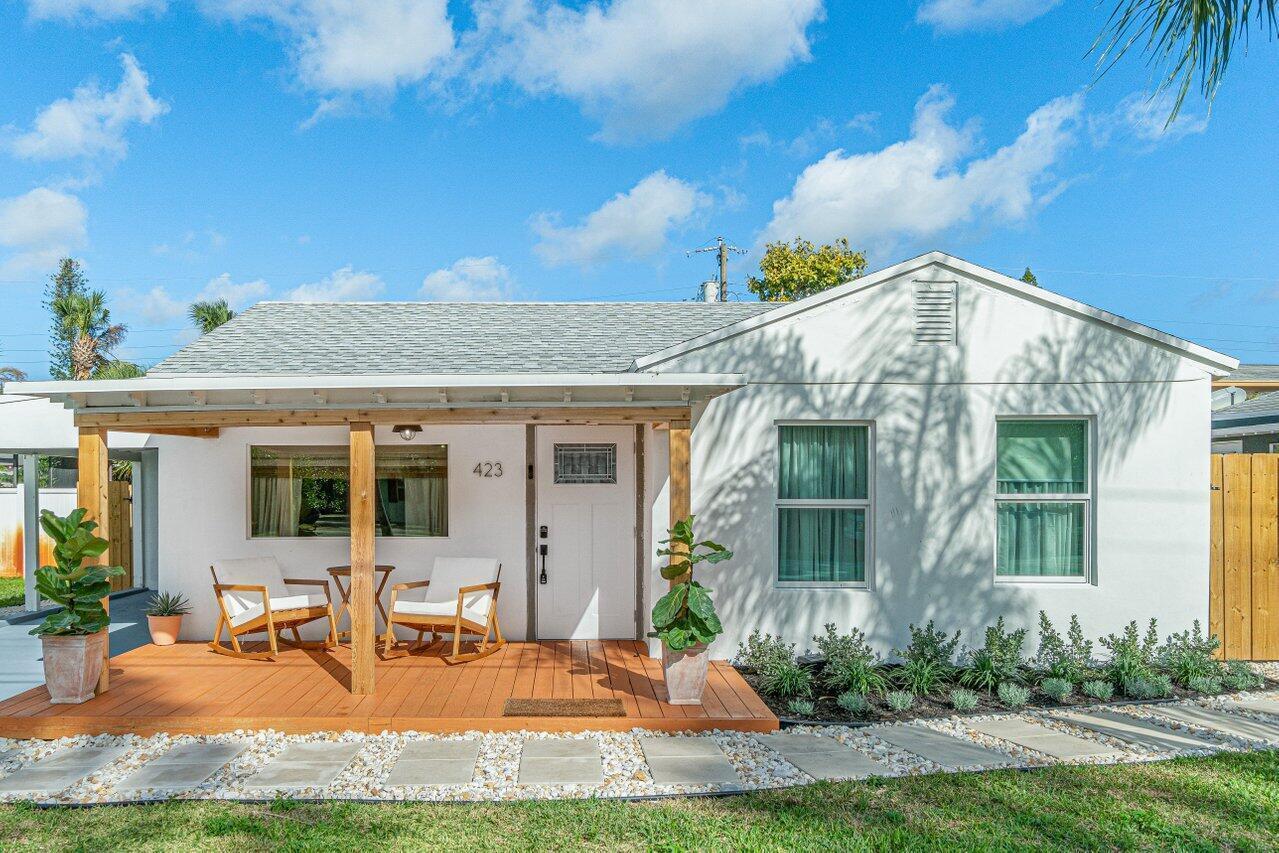423 W Ocean Avenue, Lantana FL 33462