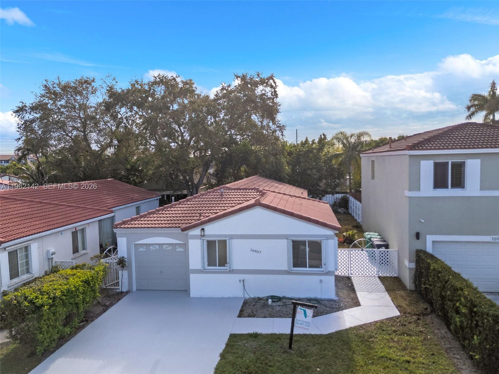 16907 SW 142nd Pl, Miami FL 33177 photo 3