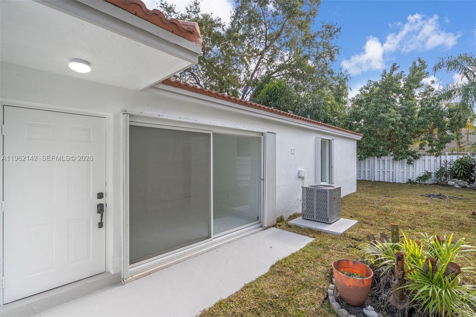 16907 SW 142nd Pl, Miami FL 33177 photo 4