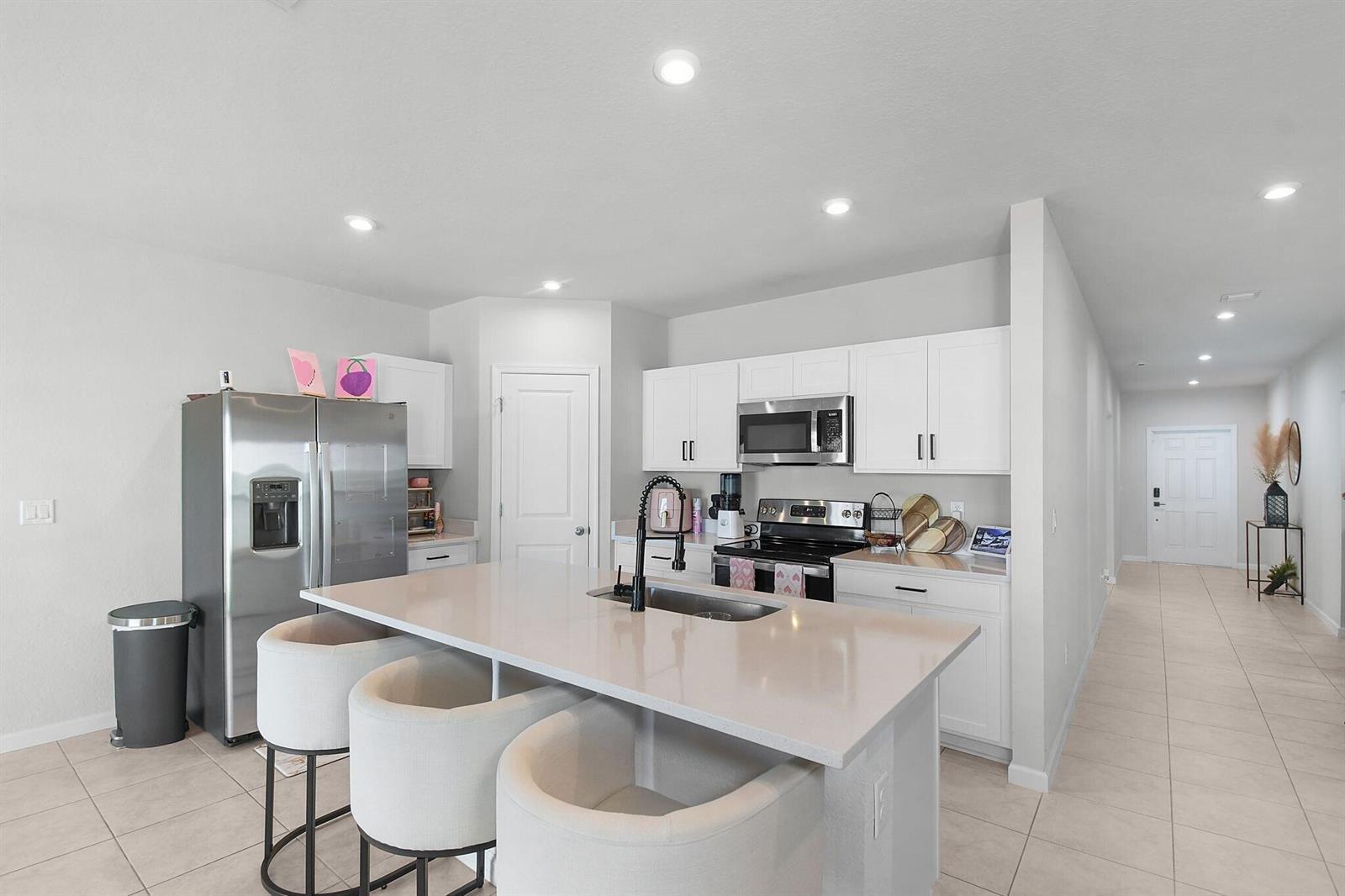 113 Dabou Loop, Belle Glade FL 33430 photo 4