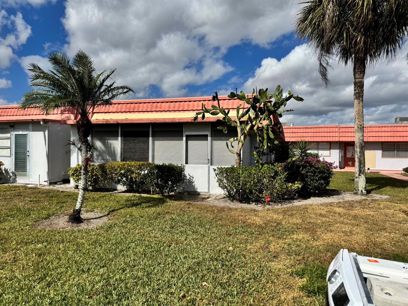 277 Seville L, Delray Beach FL 33446 photo 2