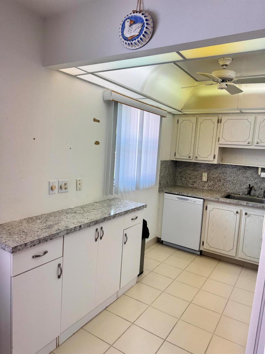 277 Seville L, Delray Beach FL 33446 photo 4
