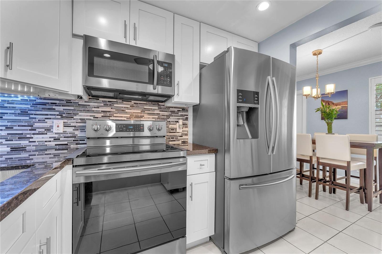 290 Farnham M, Deerfield Beach FL 33442 photo 2