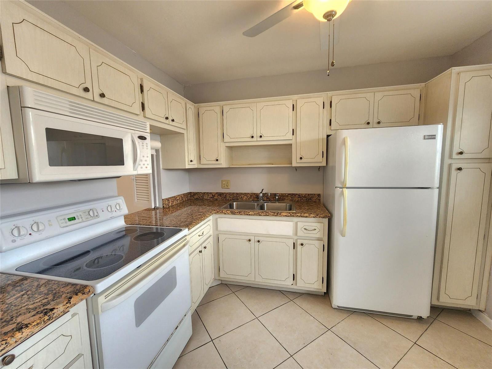 2223 Park Lane # 105, Hollywood FL 33021 photo 3