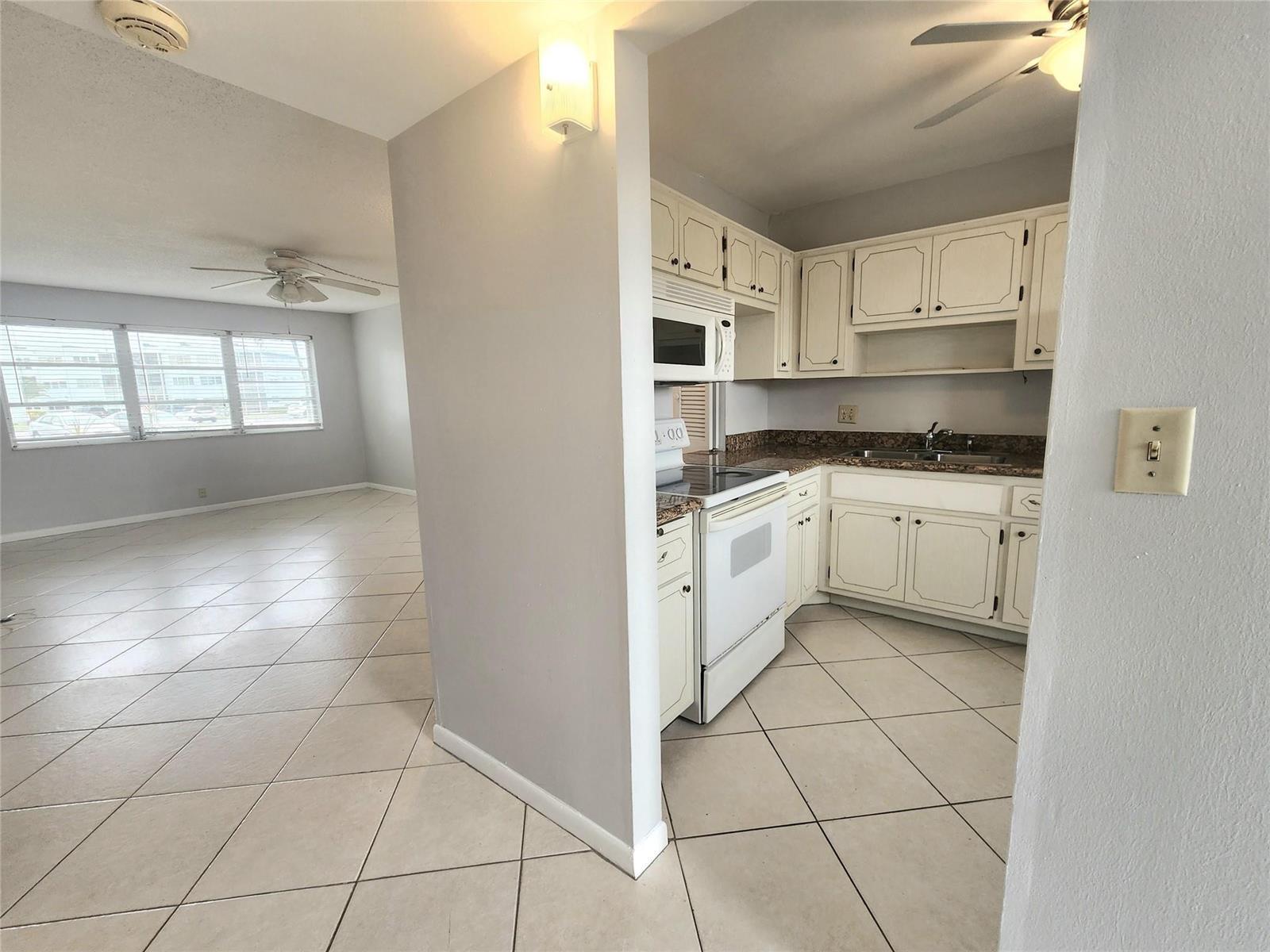 2223 Park Lane # 105, Hollywood FL 33021 photo 4