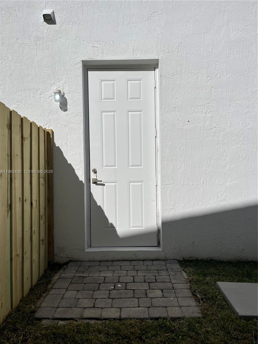238 NE 31st Ave, Homestead FL 33033 photo 2