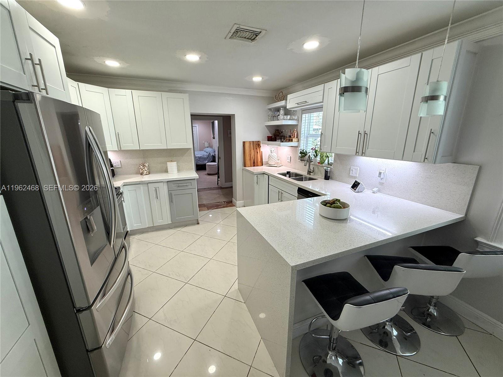300 SW 71st Ave, Miami FL 33144 photo 3