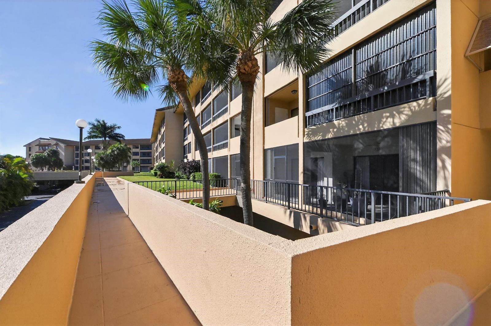 1036 US Highway 1 # 123, North Palm Beach FL 33408 photo 2