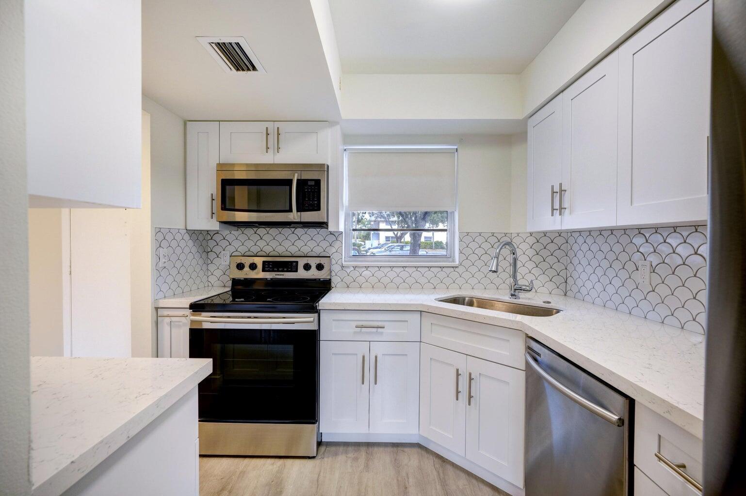 18081 SE Country Club Drive # 265, Tequesta FL 33469 photo 2