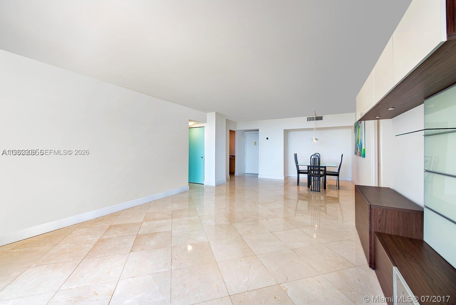 20505 E Country Club Dr # 935, Aventura FL 33180 photo 5