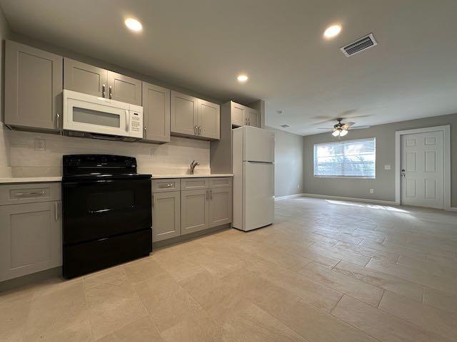 3517 Windsor Avenue, West Palm Beach FL 33407 photo 2