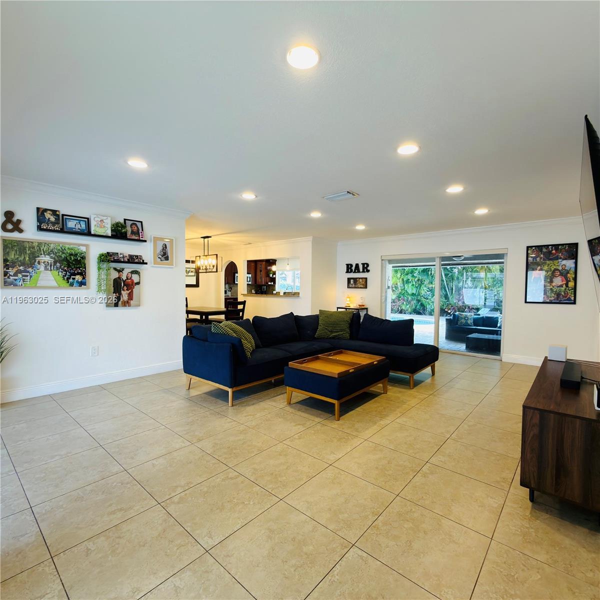 820 NW 91st Ave, Pembroke Pines FL 33024 photo 3