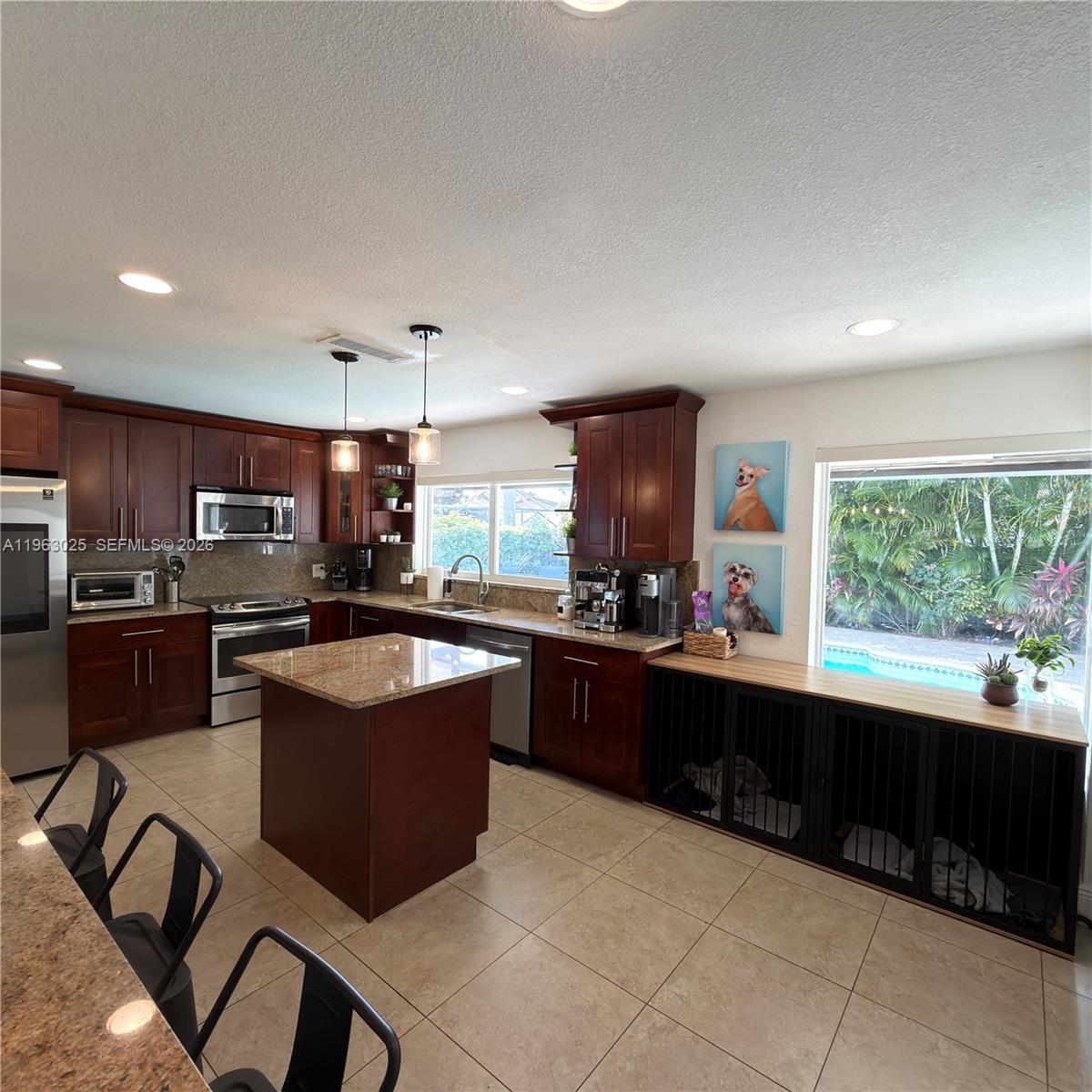 820 NW 91st Ave, Pembroke Pines FL 33024 photo 5