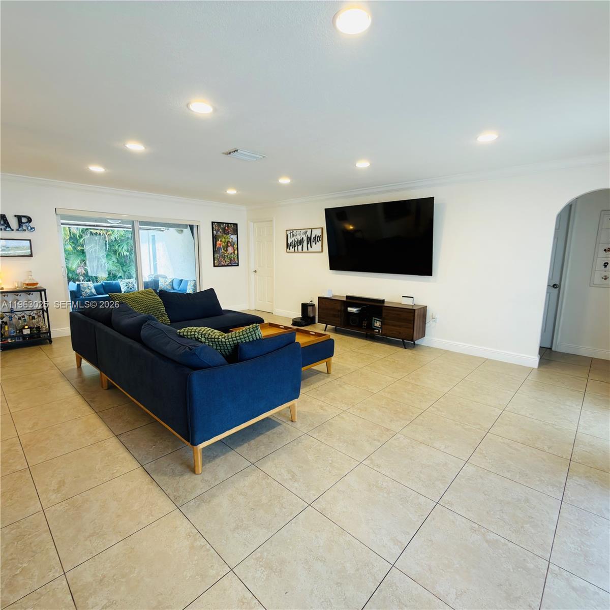 820 NW 91st Ave, Pembroke Pines FL 33024 photo 4