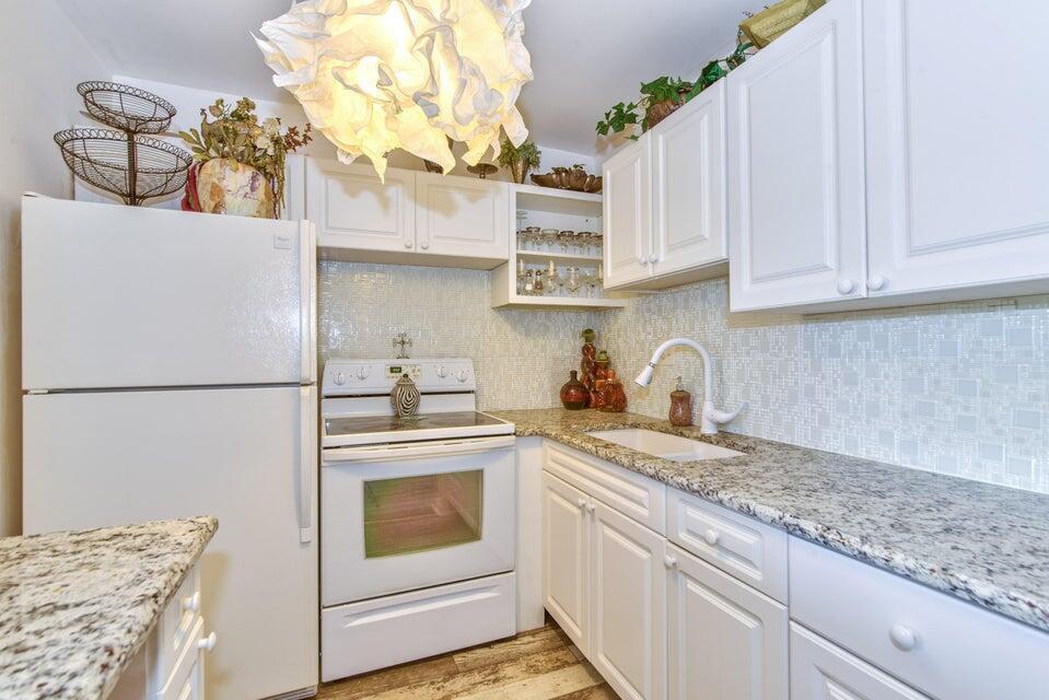59 Bedford C, West Palm Beach FL 33417 photo 4